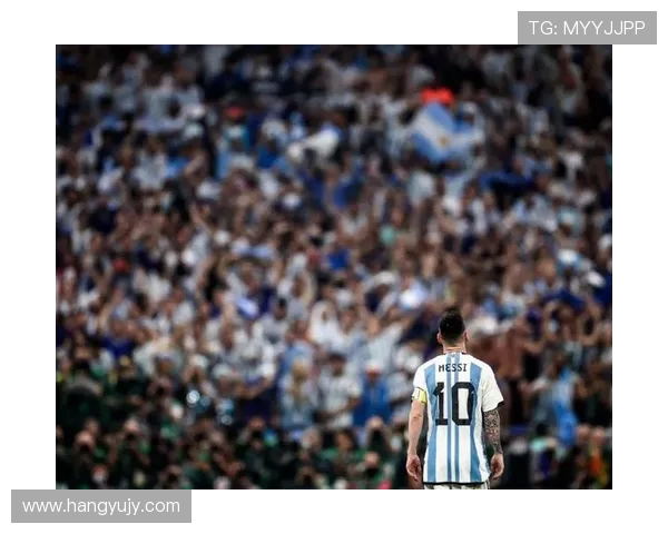 塞内西圆梦时刻：首披阿根廷战袍，直言倍感荣幸